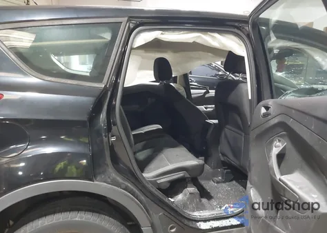 2016 Ford Escape S z USA, uszkodzony, nr VIN 1FMCU0F71GUB51675